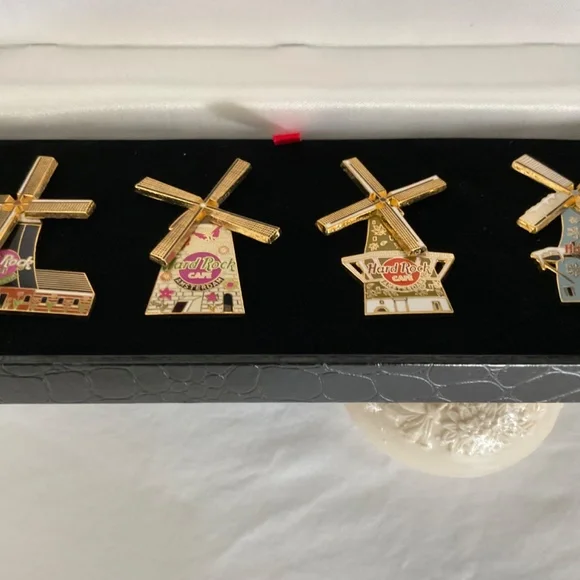 Hard Rock PinsSetOf four from Amsterdam - Picture 3 of 5